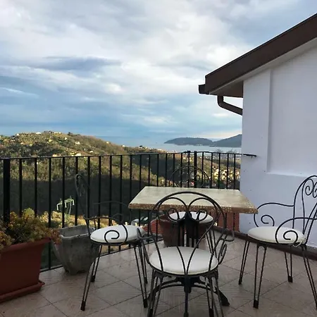La Casa Di Ale Valeriano Lunense