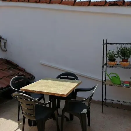La Casa Di Ale Valeriano Lunense